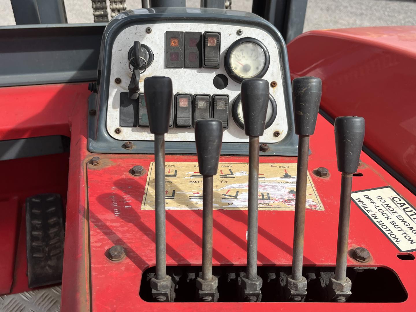 ./imagenes/INVOICE/2019/17403/MONTACARGAS MOFFETT M55 (30).JPG